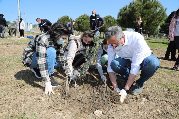 Gaziemirli çocuklar, 200 zeytini toprakla buluşturdu G2