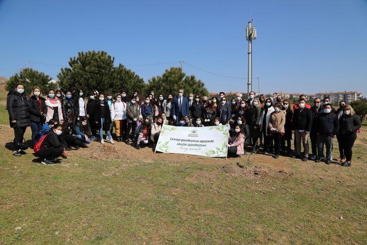 Gaziemirli çocuklar, 200 zeytini toprakla buluşturdu G4