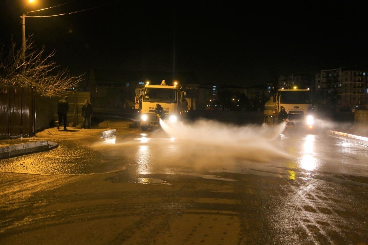 Tuşba Belediyesi sokağa &ccedil;ıkma kısıtlamasını fırsata &ccedil;evirdi
