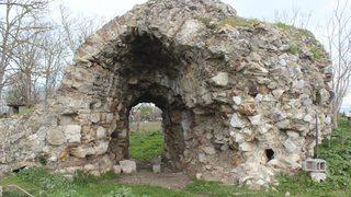 Surlarından süt akan kale görenleri hayrete düşürüyor