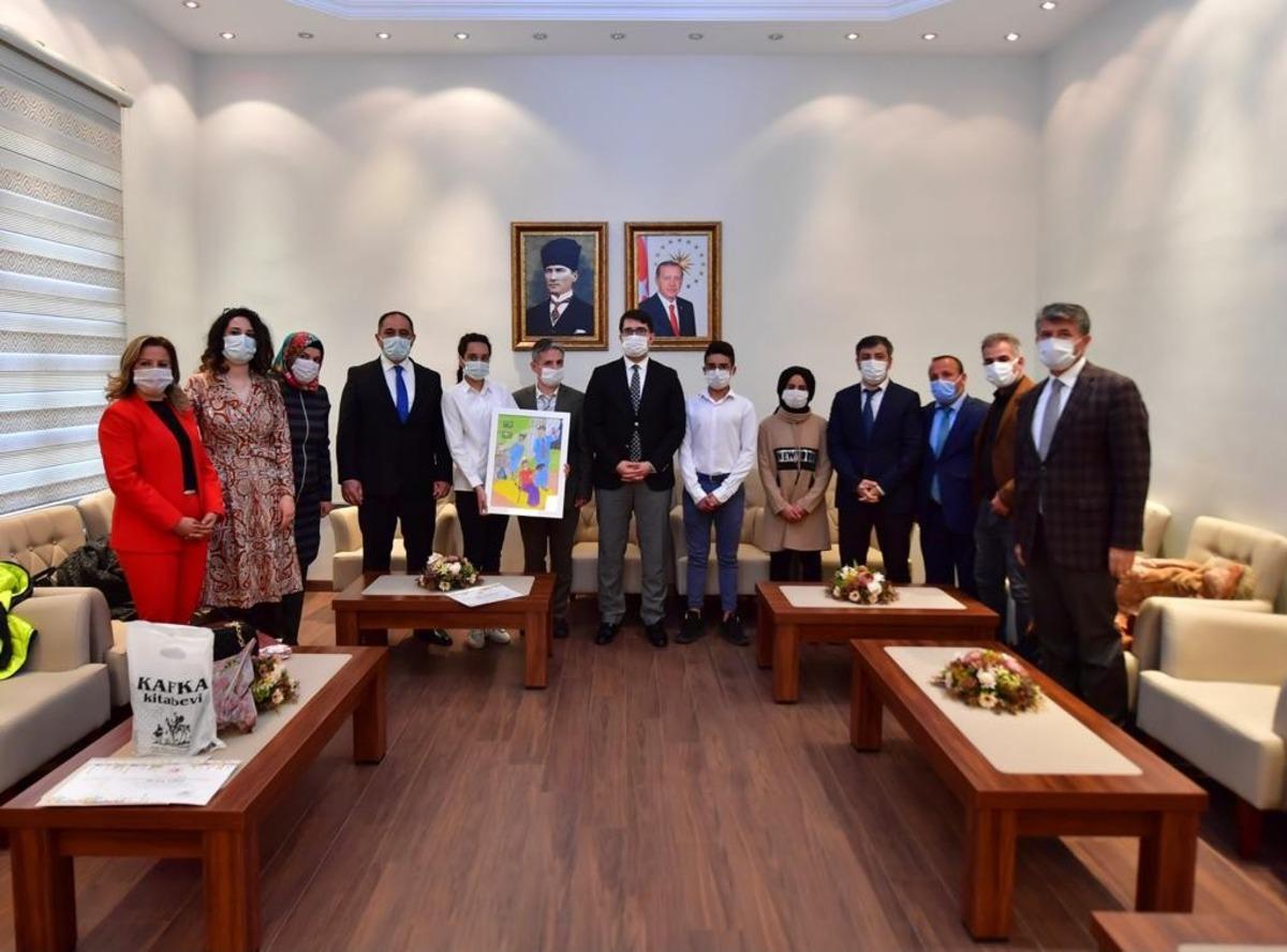 T&uuml;ketici &ouml;d&uuml;lleri şampiyonları Diyarbakır&rsquo;da