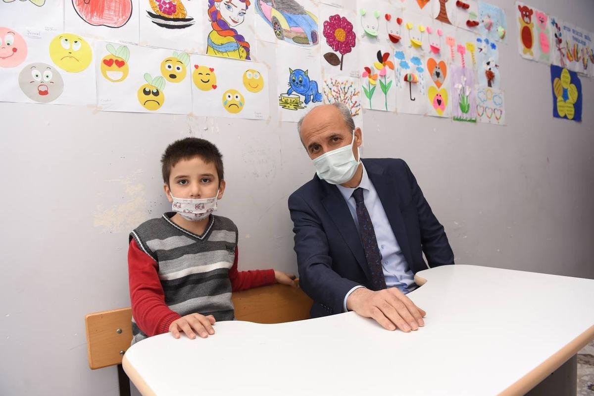 Başkan Okay, &ldquo;Otizmli bireylerin her zaman yanındayız&rdquo;