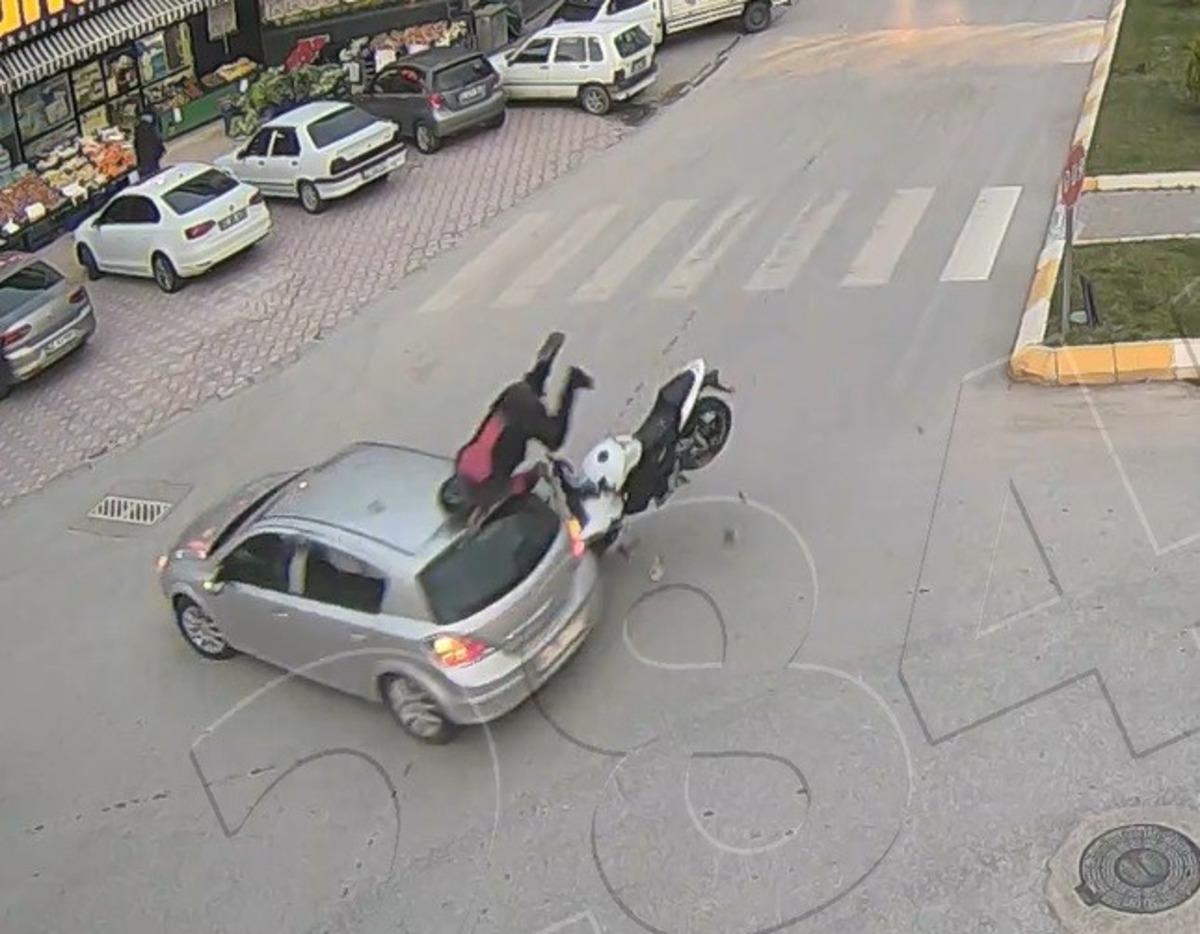 Tokat&rsquo;ta feci motosiklet kazası kameralara yansıdı