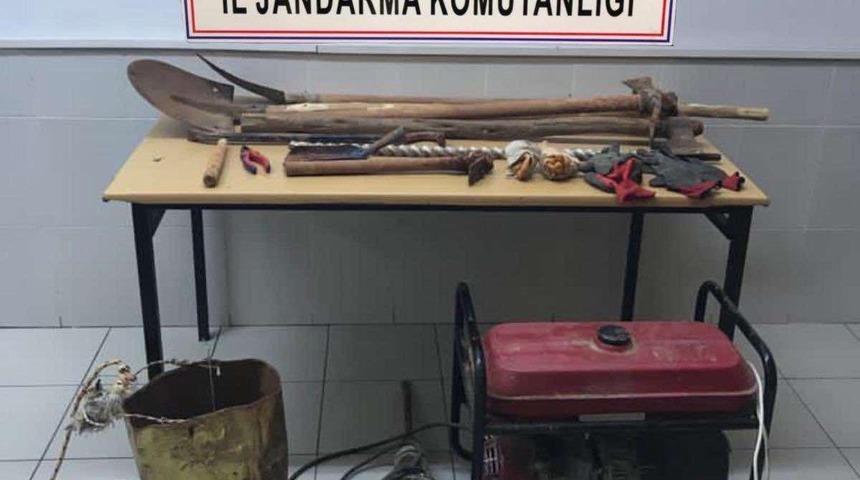 Kaçak kazı yapan 4 kişi suçüstü yakalandı