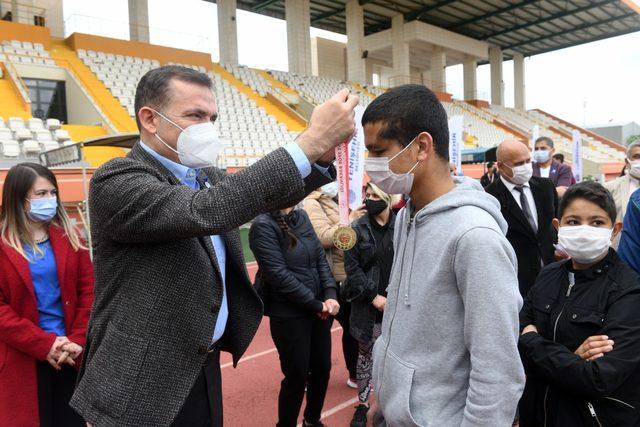 Yenişehir Belediyesi, ’Mavi Işık Yak Kampanyası’na destek verdi