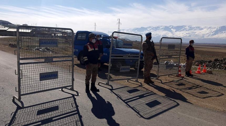 Erzincan&rsquo;ın İli&ccedil; il&ccedil;esinde 1 k&ouml;y ve TOKİ konutları karantinaya alındı