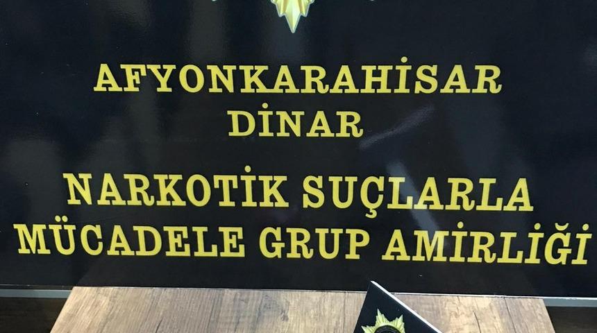 Ş&uuml;phe &uuml;zerine durdurulan ara&ccedil;tan uyuşturucu madde &ccedil;ıktı