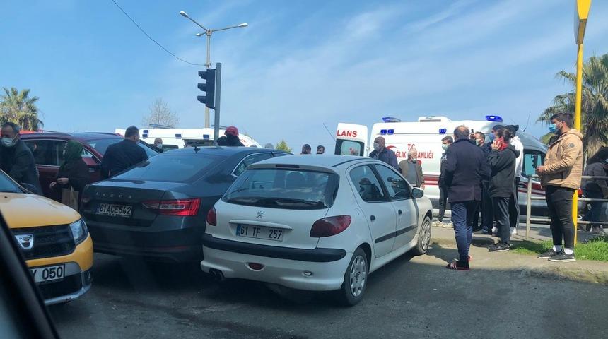 Trafikte kalp krizi ge&ccedil;irerek kaza yapan s&uuml;r&uuml;c&uuml; hayatını kaybetti