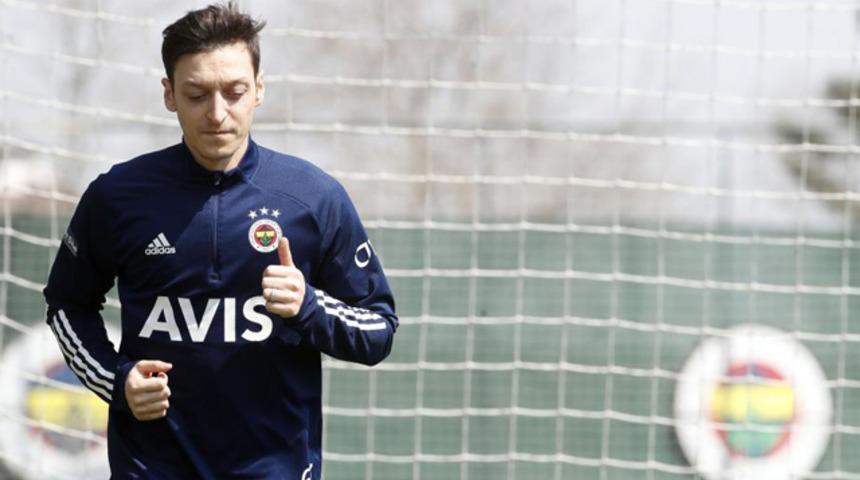 Fenerbahçe'de Mesut ve Perotti düz koşu yaptı