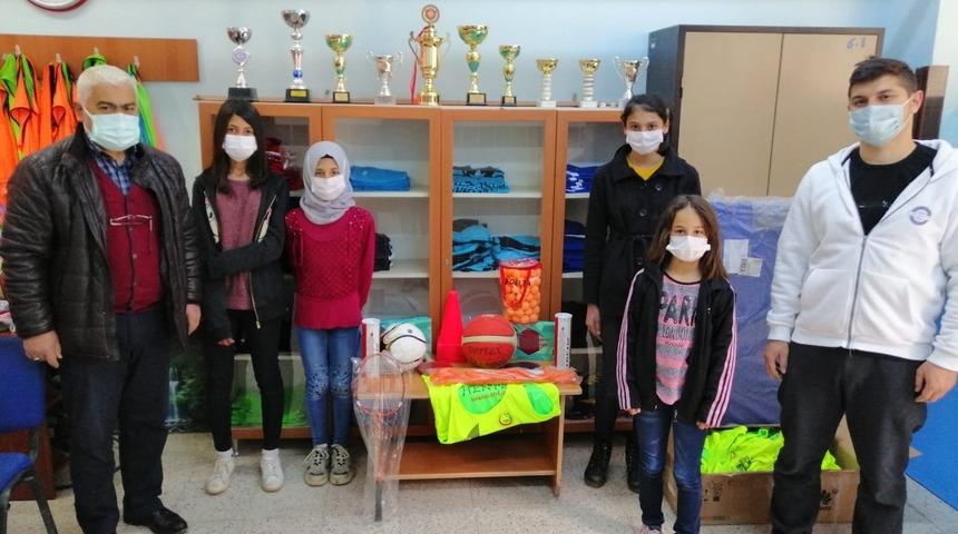 Bakanlıktan YBO&rsquo;lu &ouml;ğrencilere spor malzemesi desteği