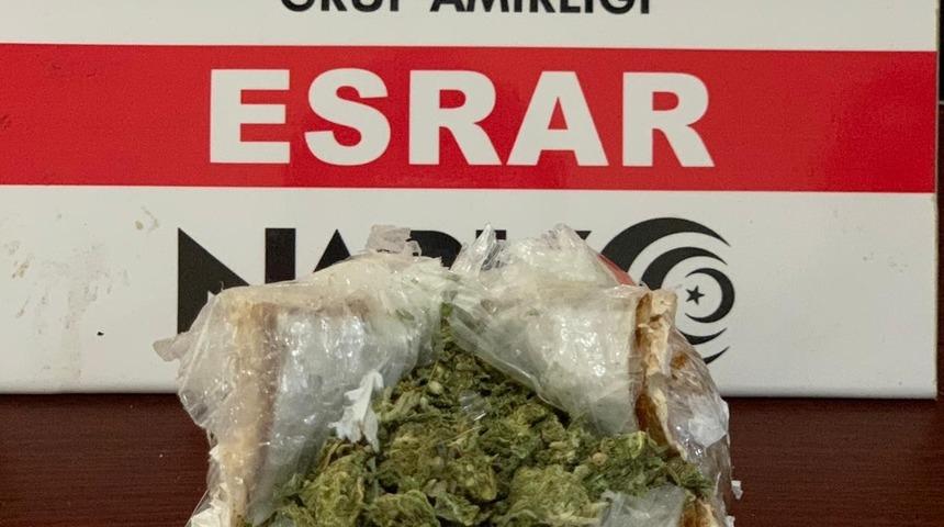 Marmaris&rsquo;e otob&uuml;sle esrar getirirken polise yakalandı