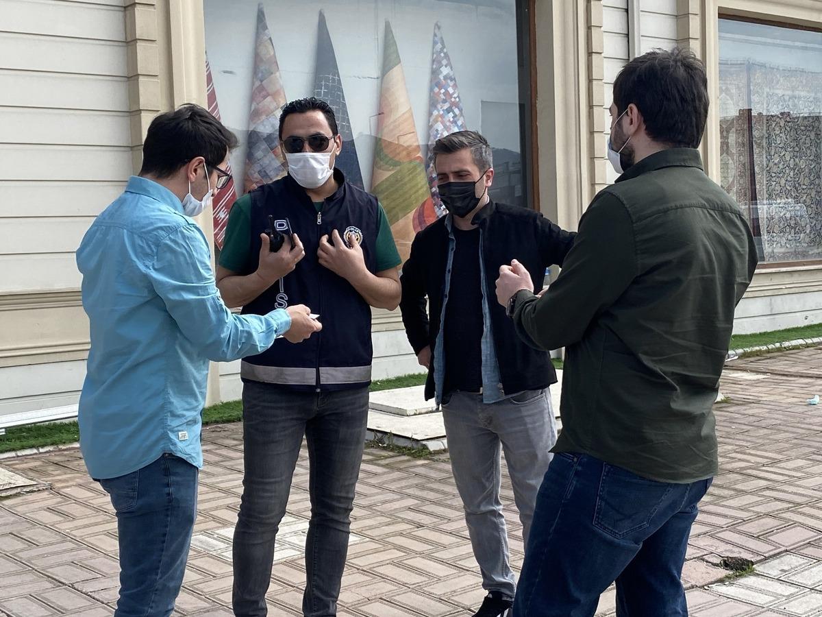 D&uuml;ğ&uuml;n davetiyelerini g&ouml;sterdiler, tutanaktan ka&ccedil;amadılar