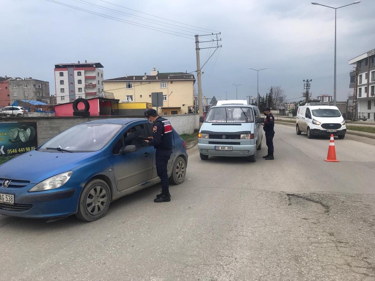 İlkadım Jandarma&rsquo;dan HES kodu sorgulaması ve sokağa &ccedil;ıkma yasağı uygulaması