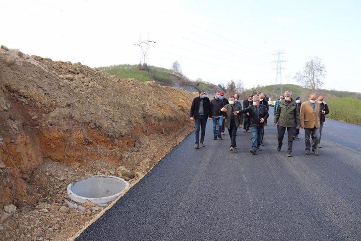 Heyelan olan yolda asfaltlama devam ediyor G4