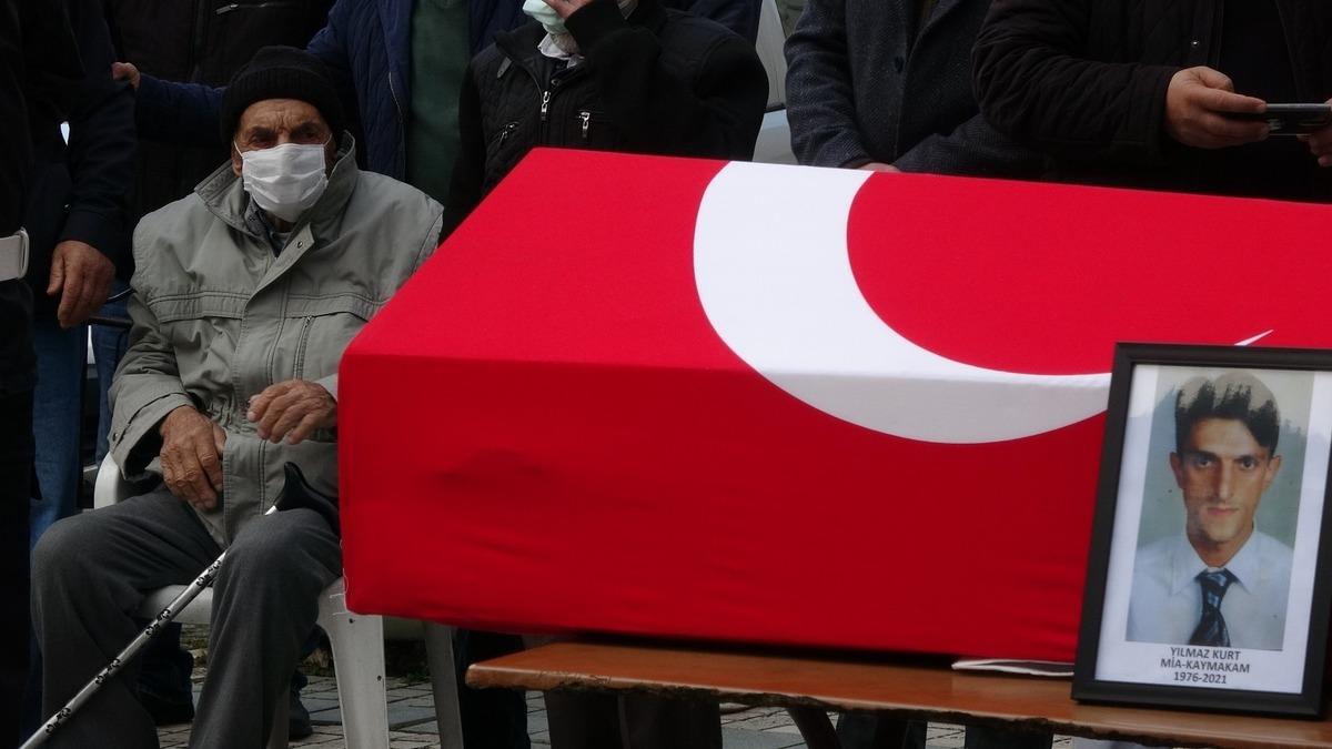 Kaymakam Yılmaz Kurt memleketi Trabzon&rsquo;da son yolculuğuna uğurlandı
