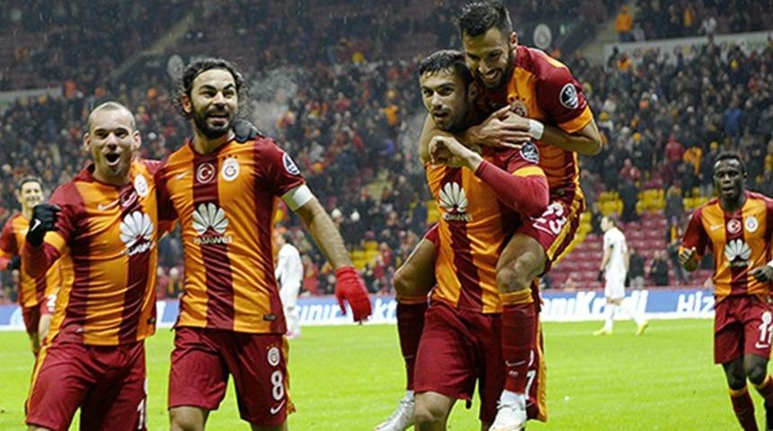 Galatasaray'ın eski yıldızı Yasin Öztekin maç sonunda eşinden özür diledi