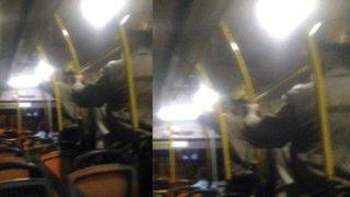 Maden işçileri, koltuklar kirlenmesin diye ayakta yolculuk etti