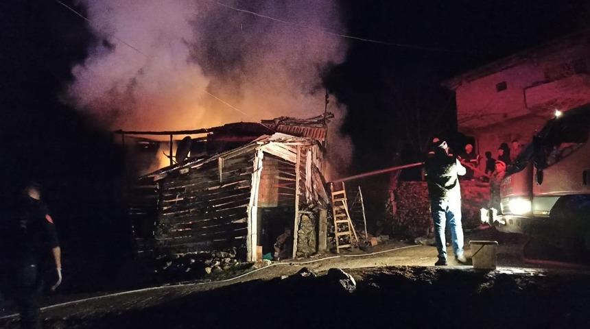 Çorum'da korkutan yangın! Yaşlı çifti ölüm ayırdı