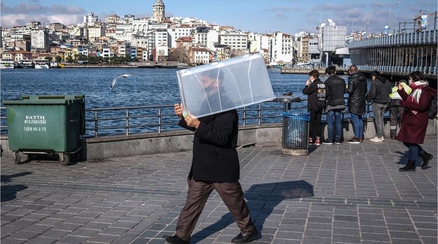 Koronavir&uuml;s tablosu: Sağlık Bakanlığı haftalık vaka sayısını a&ccedil;ıkladı, en &ccedil;ok vaka &Ccedil;anakkale'de g&ouml;r&uuml;ld&uuml;