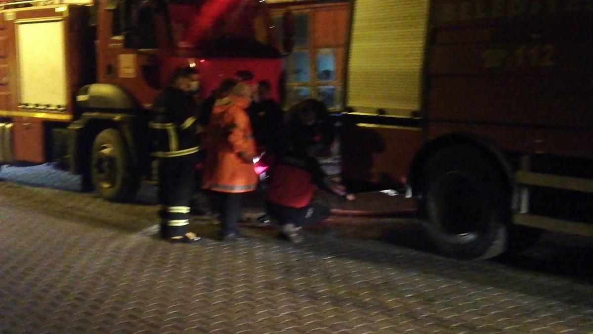 Gece saatlerinde 2 katlı evde &ccedil;ıkan yangın korkuttu