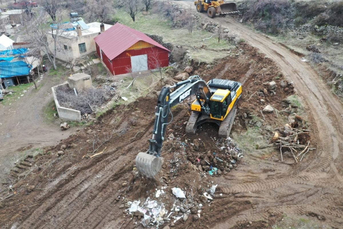 Hacılar&rsquo;da yol &ccedil;alışmaları s&uuml;r&uuml;yor