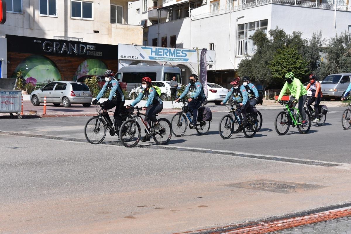 Mersin&rsquo;de yağmursuyu şebeke ve ızgara giderleri temizlenerek yenileniyor