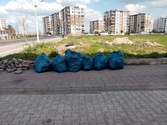 Vatandaş şikayet etti, Bağlar Belediyesi temizledi