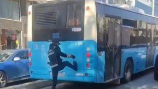 Çekmeköy'de korkutan anlar! Defalarca otobüsü tekmeledi