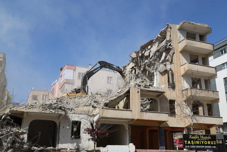 Riskli ve metruk yapılar bir bir yıkılıyor G2