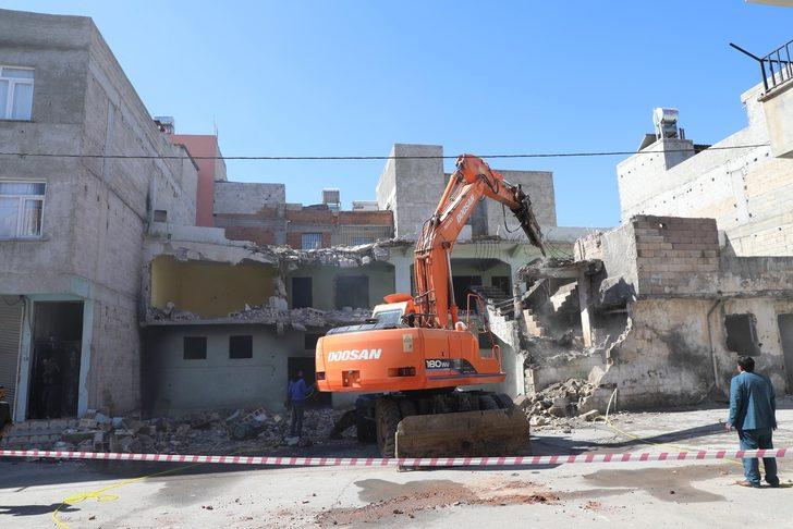 Riskli ve metruk yapılar bir bir yıkılıyor G4