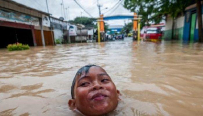 Endonezya’da sel felaketi! Çok sayıda ölü ve yaralı var