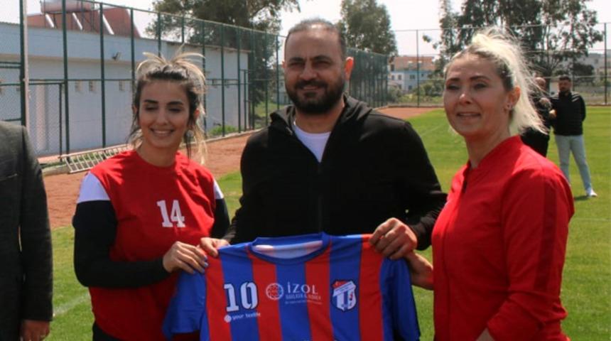  Hasan Şaş'tan kadın futbolculara antrenörlük sözü