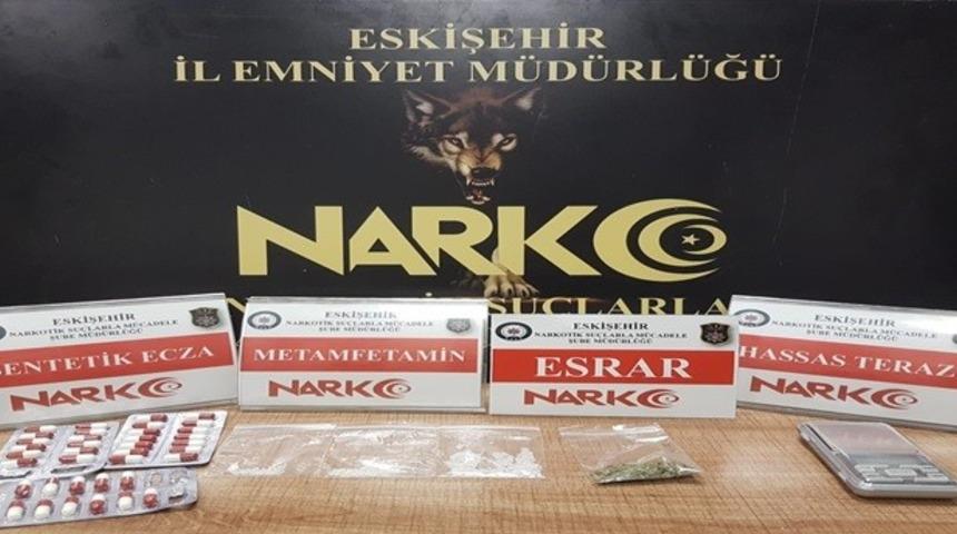 Piyasaya s&uuml;r&uuml;lmeye hazırlanan uyuşturucu maddeler ele ge&ccedil;irildi, 4 kişi yakalandı