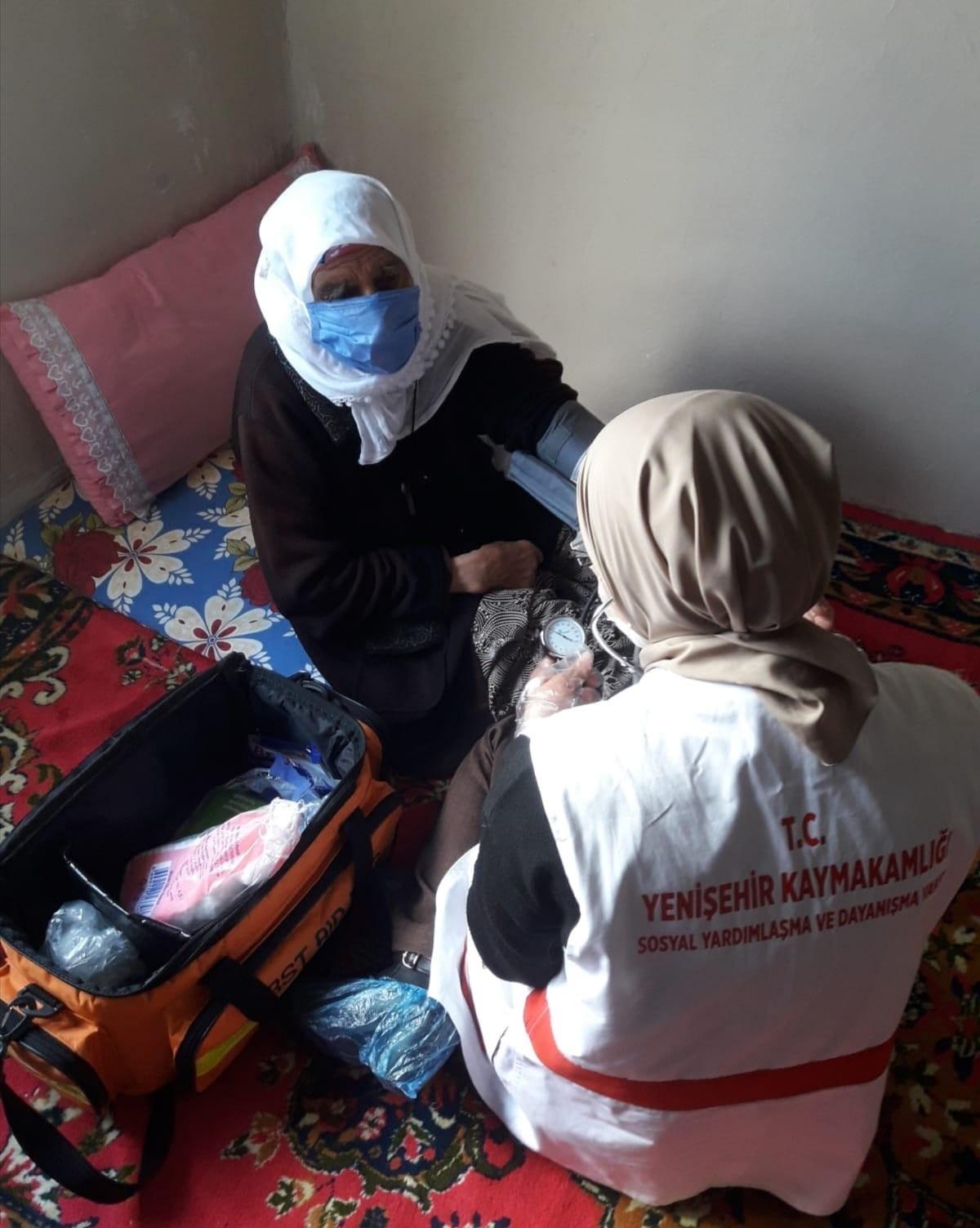 Yenişehir Vefa Sosyal Destek Grubu ekipleri vatandaşların ihtiya&ccedil;larını karşılıyor