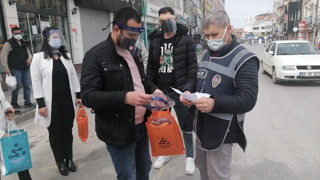 Aksaray’da emniyet ve sağlık personeline siperlik dağıtıldı