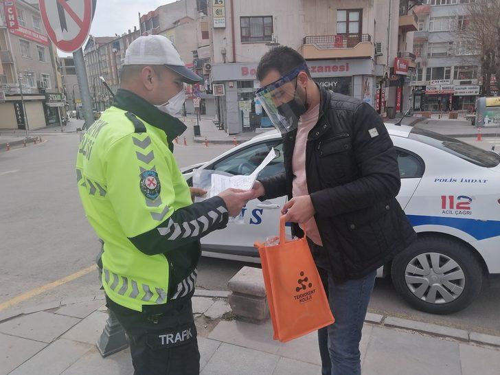 Aksaray’da emniyet ve sağlık personeline siperlik dağıtıldı G2