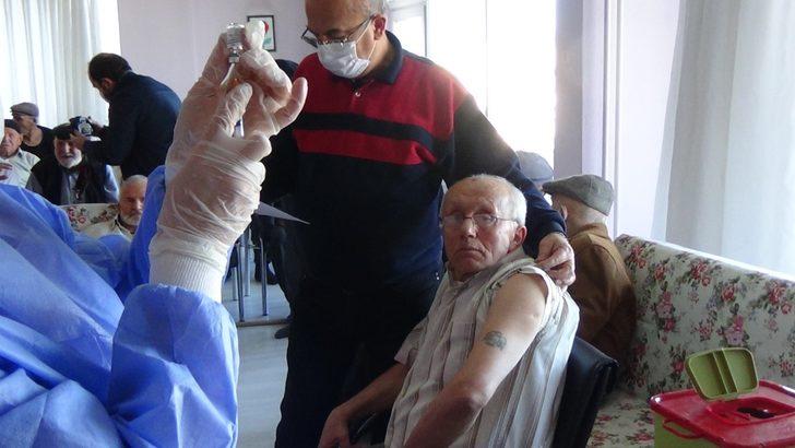 Burdur’da 83 bin 85 kişi aşı oldu G1