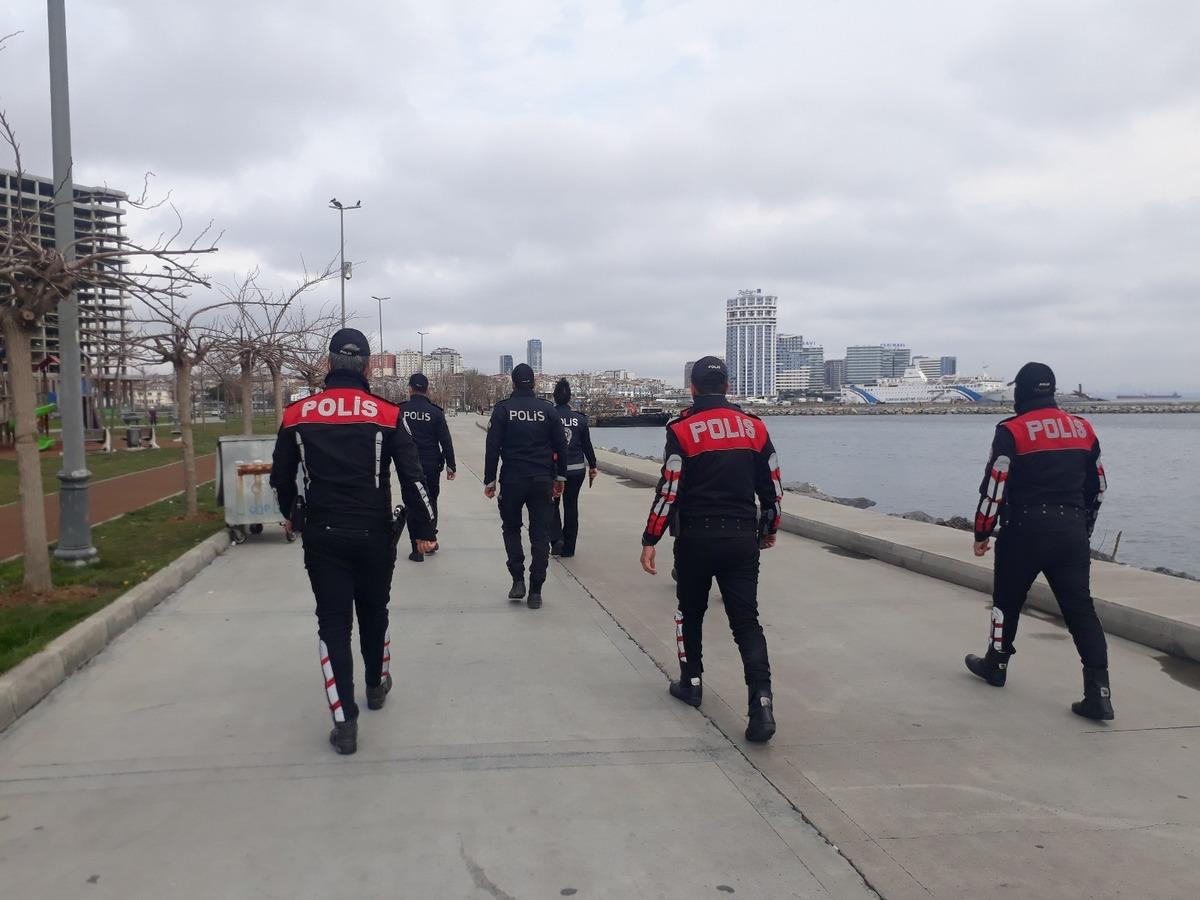 Bakırk&ouml;y sahilinde ekipler denetim ger&ccedil;ekleştirdi