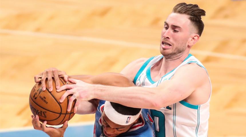 Gordon Hayward, 1 ay sahalardan uzak kalacak