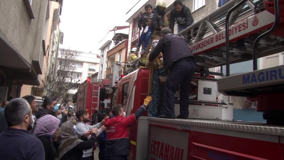 Esenyurt&rsquo;ta 5 katlı binanın bodrum katında yangın &ccedil;ıktı