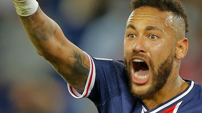 Neymar, koridorda rakibinin üstüne saldırdı!