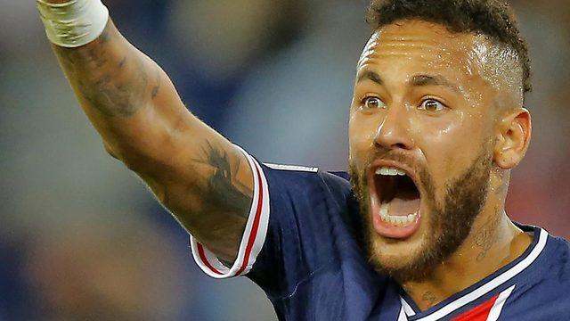 Neymar, koridorda rakibinin üstüne saldırdı!