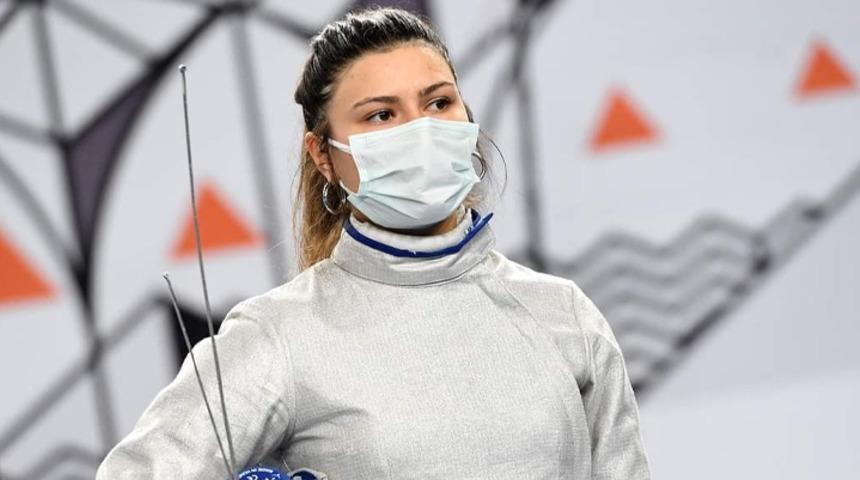 Nisanur Erbil eskrimde dünya ikincisi oldu