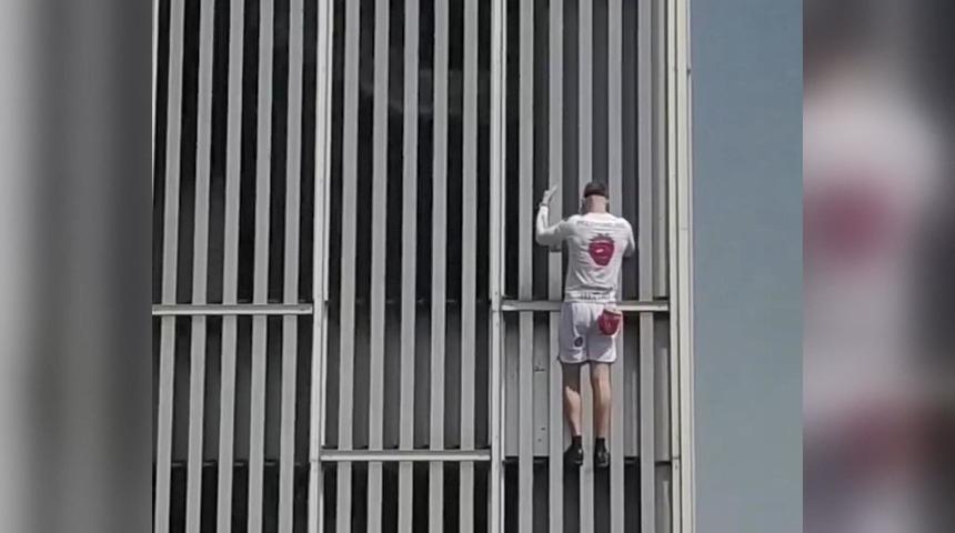 İspanya'da yürekleri ağza getiren anlar! Hiçbir önlem almadan 116 metrelik otele tırmandı