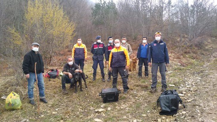 Tilki kovalarken uçurumda mahsur kalan köpek kurtarıldı G1