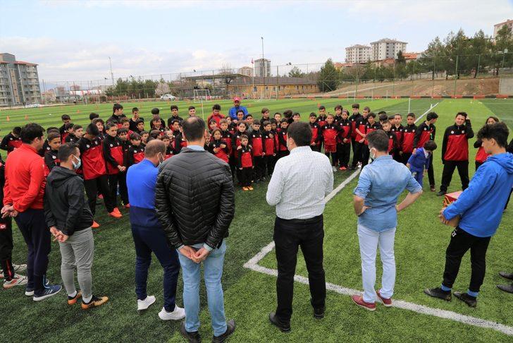 Mehmet Çakın, Uşaklı genç futbolcularla bir araya geldi G3