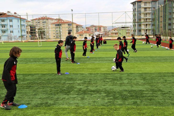 Mehmet Çakın, Uşaklı genç futbolcularla bir araya geldi G4