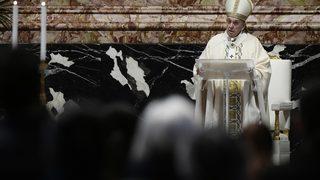 Papa: Pandemide yaşanan yoksulluğa rağmen silahlara para yatırmak skandaldır