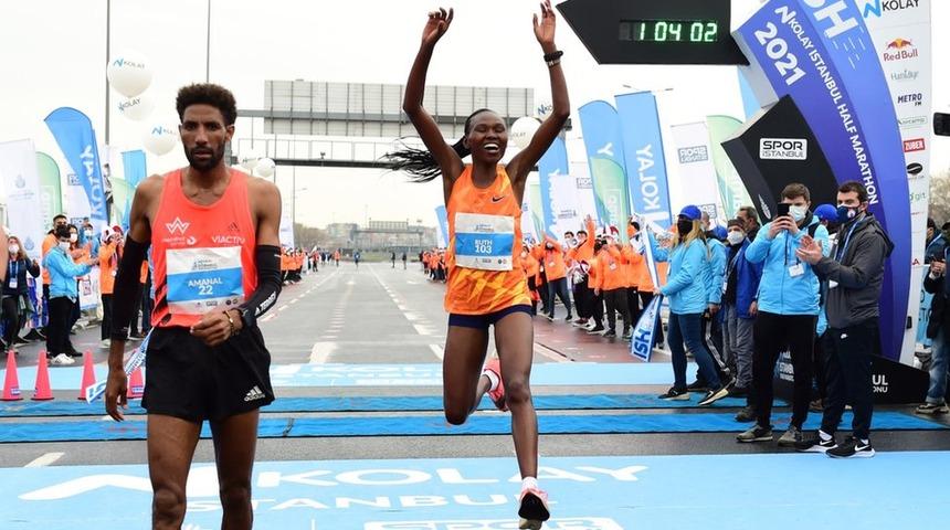 İstanbul Yarı Maratonu koşuldu, ilk kez d&uuml;nya rekoru kırıldı