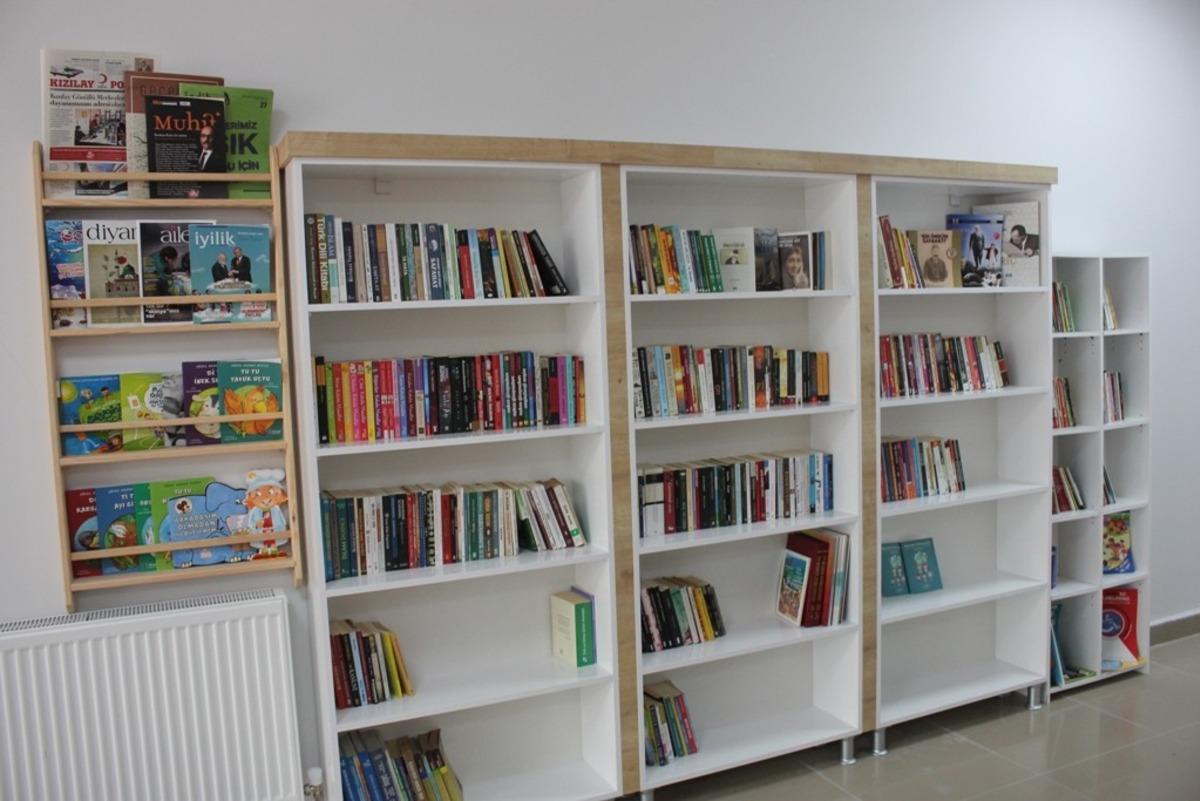 Sakatlar Derneğine Kızılay&rsquo;dan kitap desteği